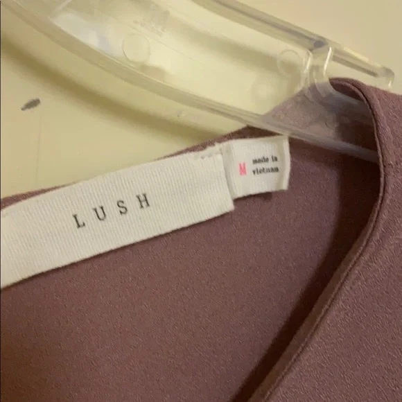 Lavender three-quarter sleeve ruffle blouse/M lush - Picture 2 of 3